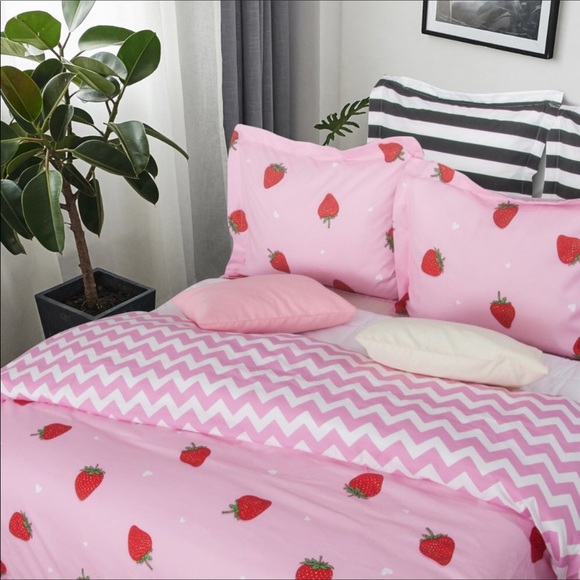 Microfiber Ultra Soft King Strawberry Duvet Cover - Picture 4 of 7